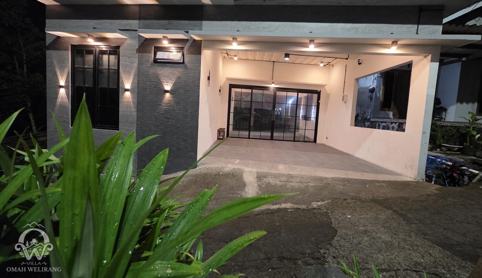 Entrance Villa